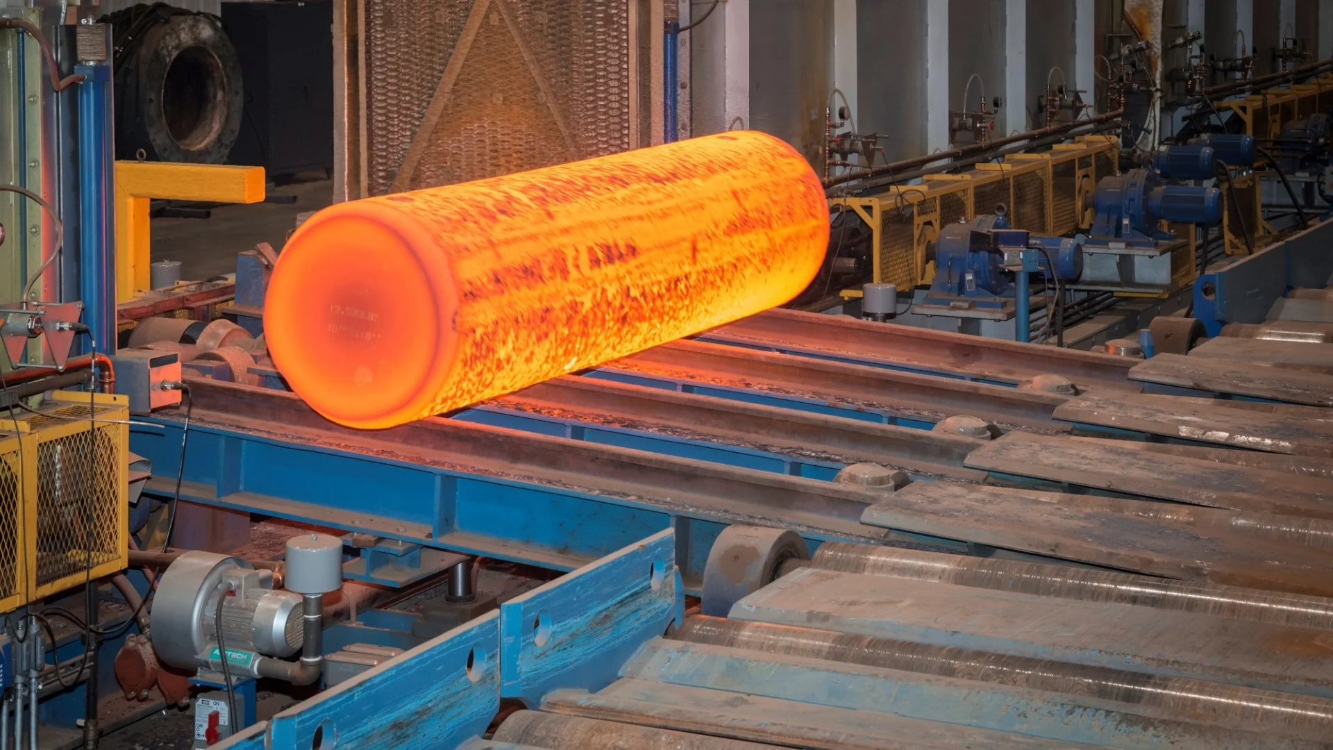 What is Titanium Sponge? Everything You Need to Know 4 Titanium sponge compacted electrodes being melted into solid ingots in a Vacuum Arc Remelting (VAR) furnace.