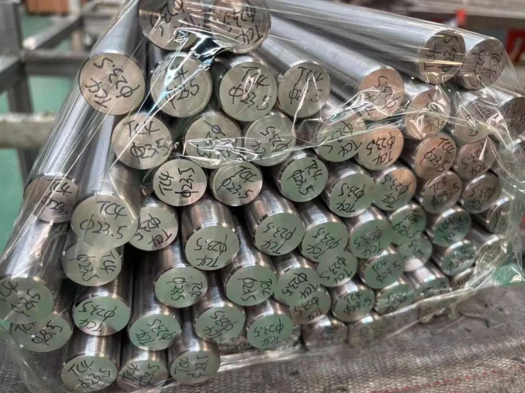 Titanio de grado 2 frente a titanio de grado 4: ¿Qué grado CP debe elegir? 4 Amplio inventario en almacén de barras y tubos de titanio de grado 2 listos para el suministro mundial.